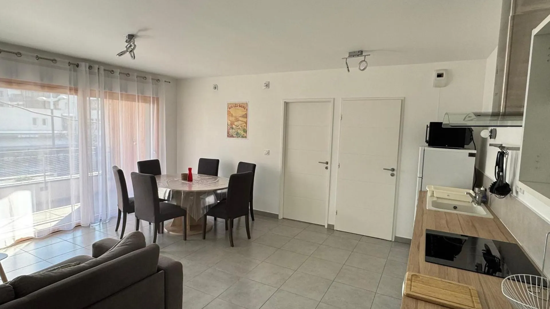 Spacieux T2 Avec Terrasses Et Garage, Animaux Bienvenus - Fr-1-555-111 Aix-les-Bains 0*,  France